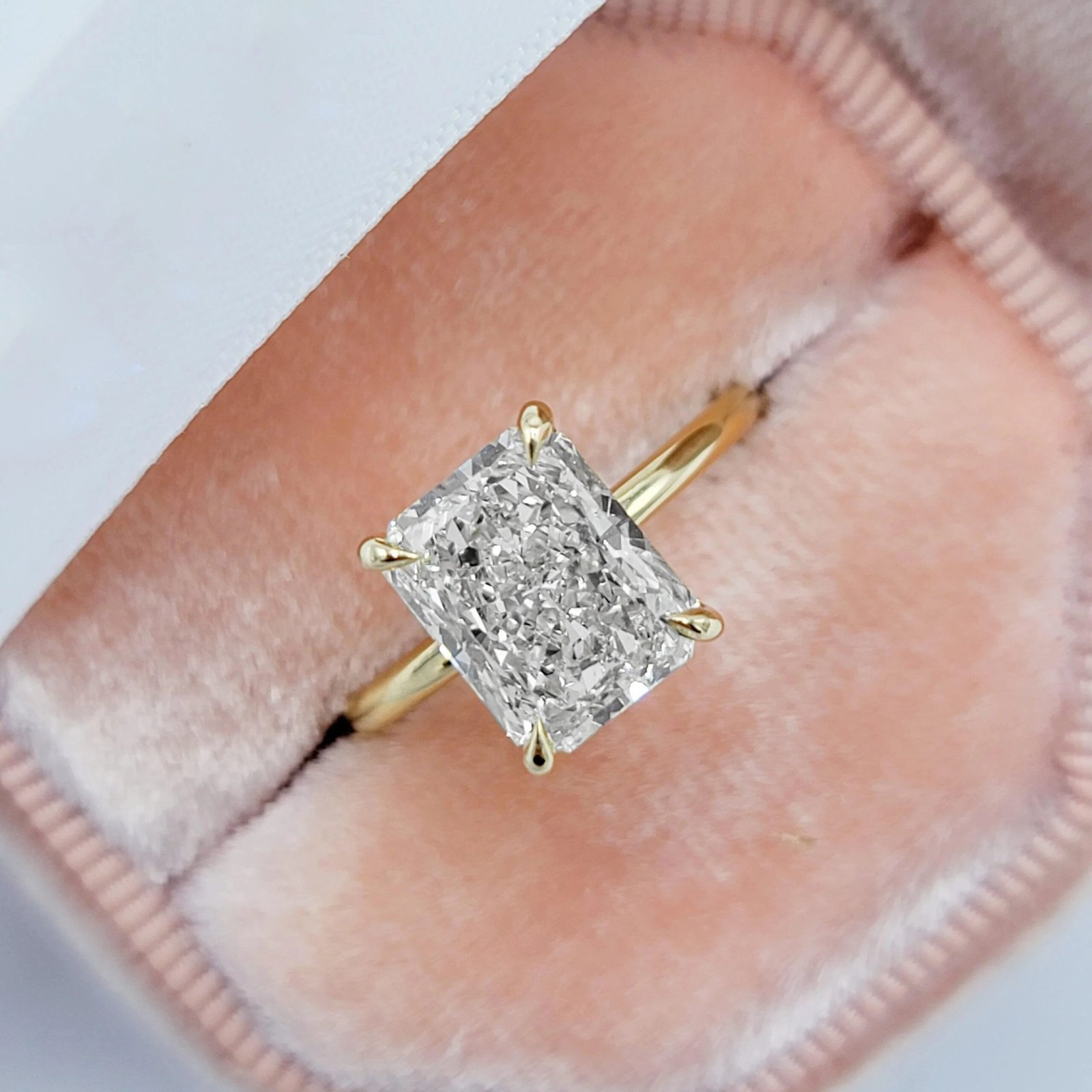 Crushed Ice Radiant-Cut 5A White Cubic Zirconia Gold-Plated 925 Silver Ring